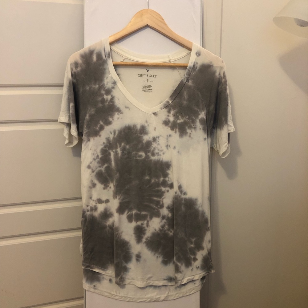 American Eagle Soft and Sexy V Neck Shirt